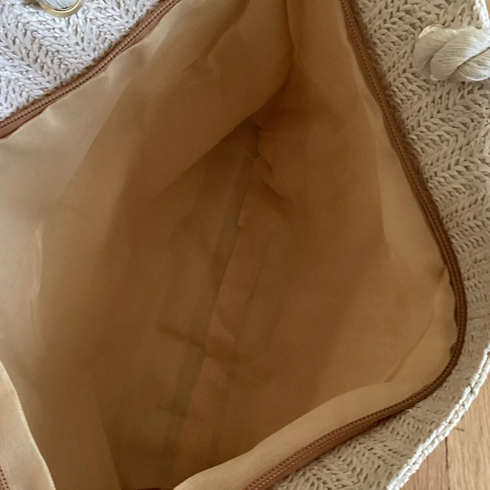 New Chic Tan Tote Bag with Rope Handles - Picture 5 of 8